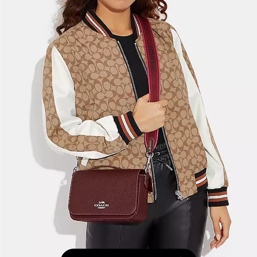 🌺Coach Logan Messenger in silver/wine